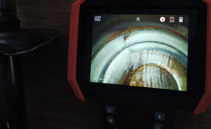 Automobile shock absorber oil tank inspection